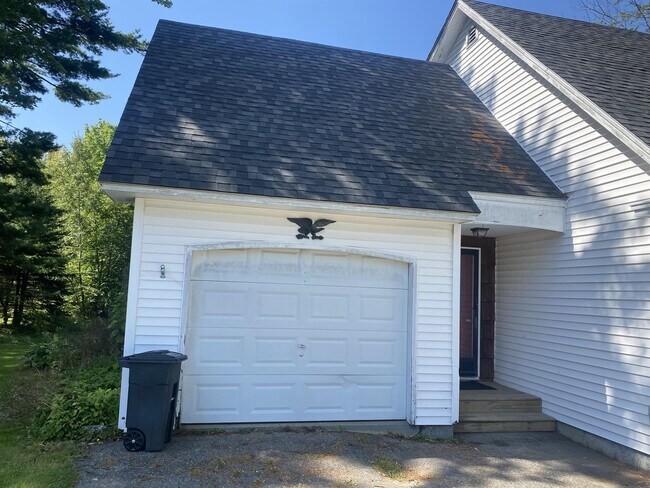 Building Photo - 102 Crocker Rd