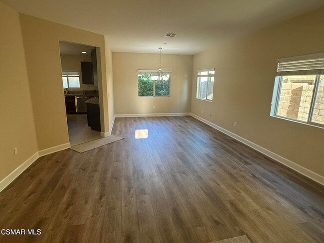 Foto del edificio - 7124 Baneberry Ave
