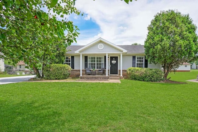Building Photo - 3415 Oak Lawn Dr