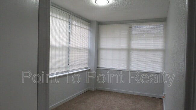 Foto del edificio - 6590 Sunset Dr