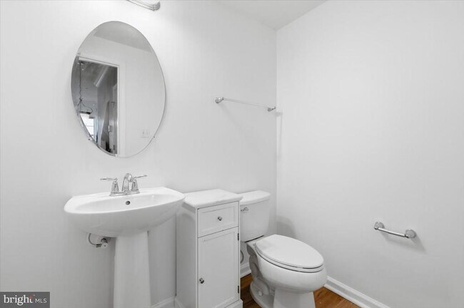 Foto del edificio - 7411 Brunson Cir