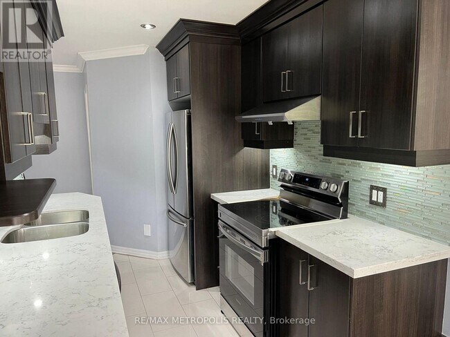 Building Photo - 29-929 Rosebank Dr