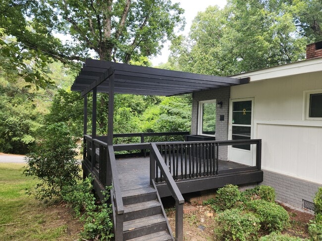 Foto del edificio - 4001 Calhoun Dr