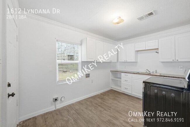 Foto del edificio - 1612 Lyndana Dr