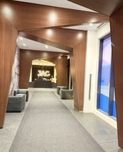 Building Photo - 308 Jarvis St