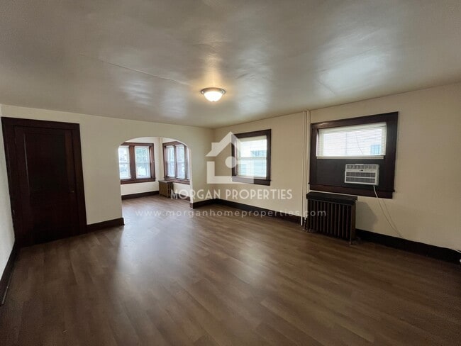 Foto del edificio - 330 E 12th St