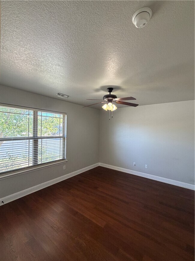 Foto del edificio - 3106 SW Oakleigh Rd