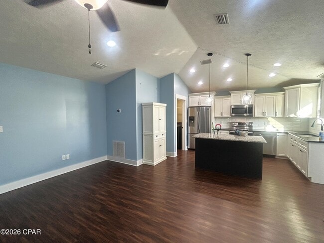 Foto del edificio - 8213 Singletary St