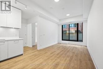 Building Photo - 36-236 Brentcliffe Rd