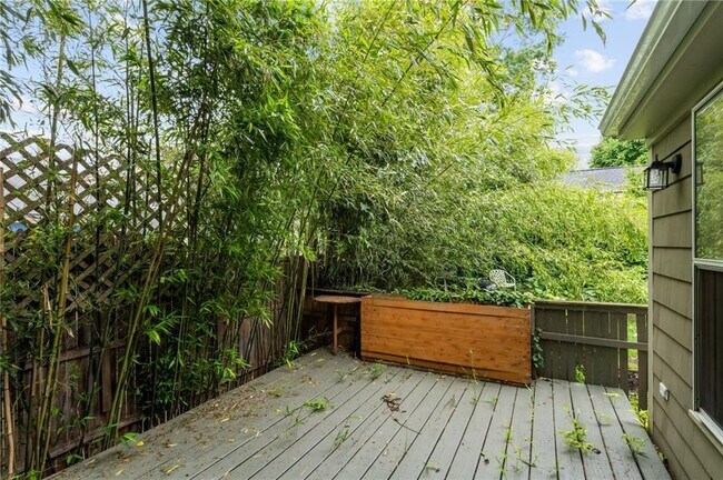 Building Photo - 23 Sheldon St