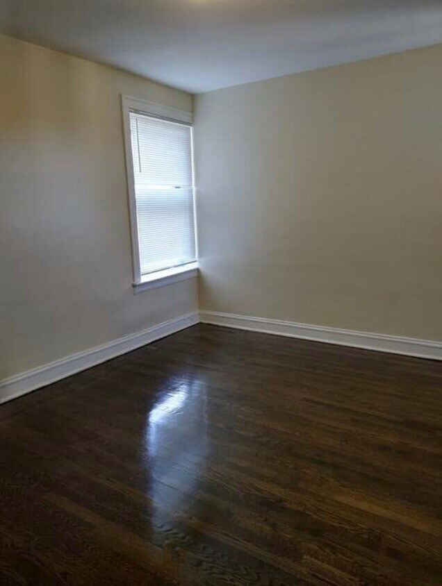 Foto del edificio - 8232 S Ellis Ave