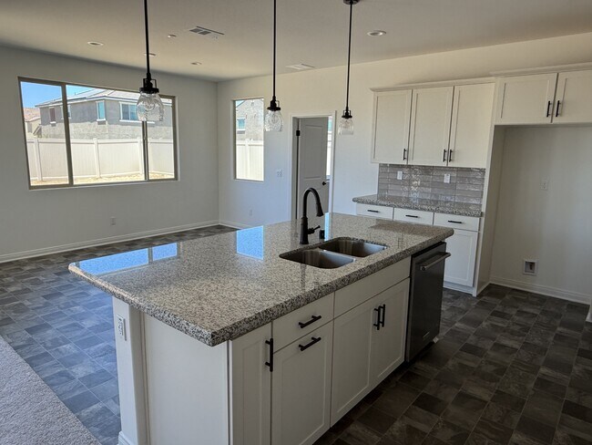 Foto del edificio - 4470 Hickory Ct