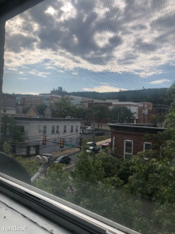 Primary Photo - 2 br, 1 bath Apartment - 201-205 W Fourth st