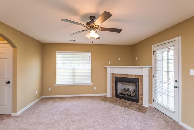 Building Photo - 9846 White Poplar Dr