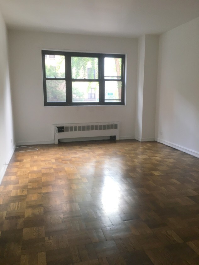 Foto principal - 165 E 35th St