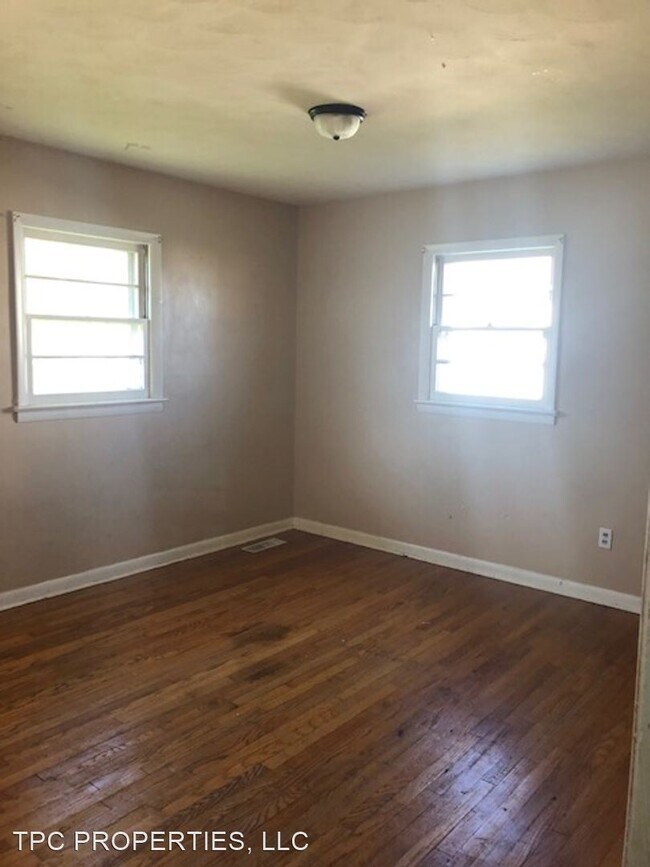 Foto del edificio - 2 br, 1 bath House - 563 Bluegrass Drive