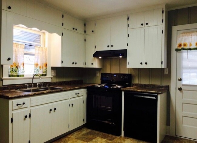 Building Photo - 1906 Dalton Pike SE