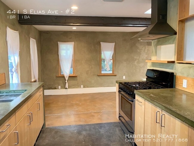 Building Photo - Studio Guesthouse in Historic Elysian Grove