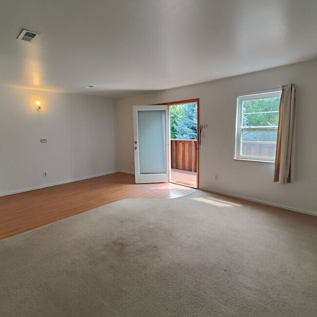 Foto del edificio - Two Bedroom Condo For Rent In Downtown Bou...