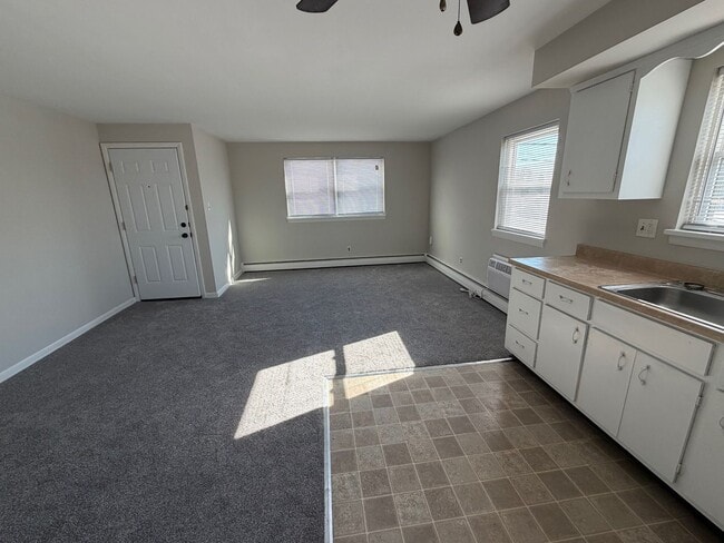 Building Photo - 1 Bed / 1 Bath in Lansdale - Walk to Regional Rail