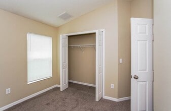 Building Photo - 1454 Chamirey Dr SW