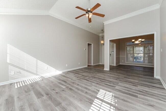 Foto del edificio - 2001 Reserve Pkwy