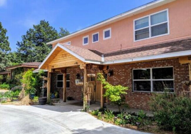 Foto del edificio - 8912 Bellehaven Ave NE