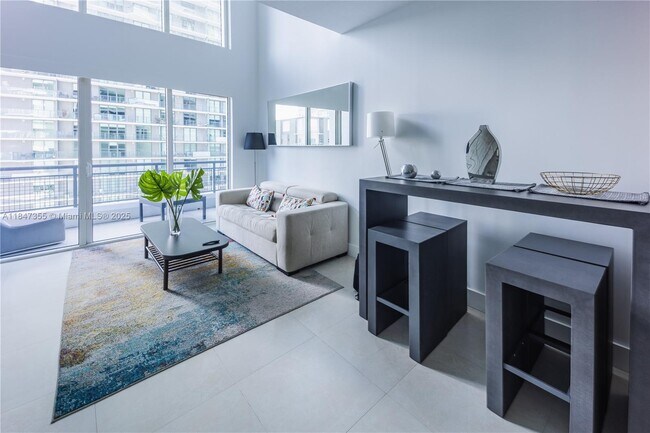 Foto del edificio - 60 SW 13th St