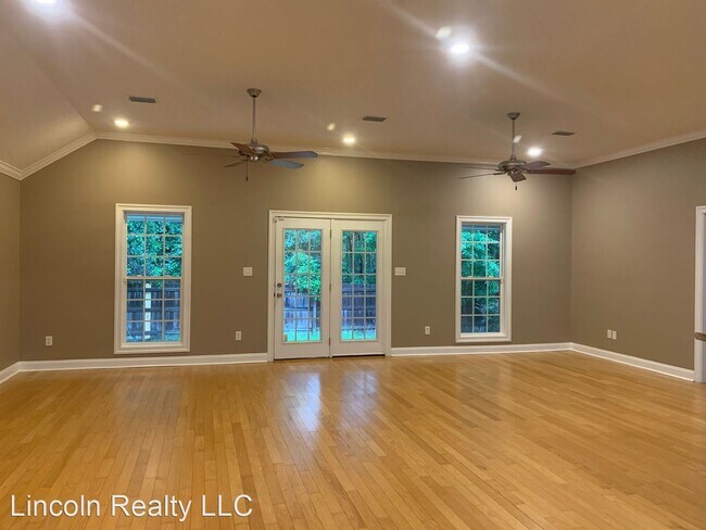Building Photo - 3 br, 2 bath House - 3855 Napa Dr*