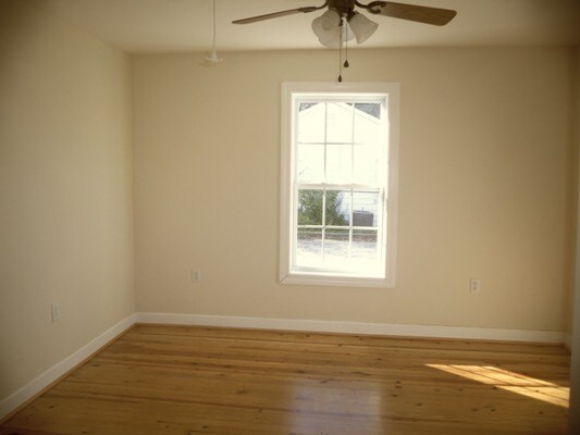 Building Photo - 2 Bed, 1 Bath Home in Greenville is Available