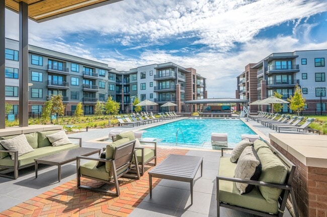 Building Photo - Starling At Bridgeland