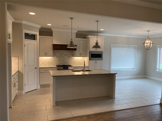 Foto del edificio - 615 North Drewrys Bluff Drive