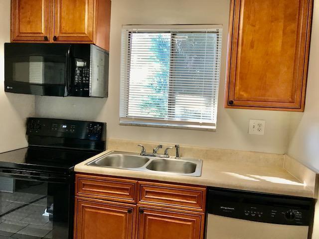 Foto del edificio - 6034 Forest Hill Blvd