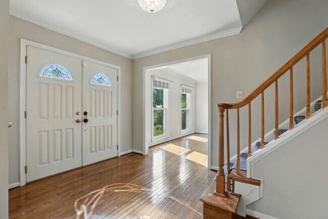 Foto del edificio - 14720 Peachwood Dr