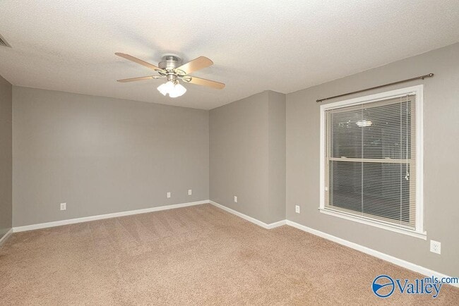 Building Photo - 2092 Woodlawn Dr SW