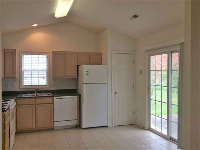 Foto del edificio - 201 Charlotte Ct