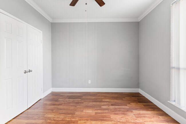 Foto del edificio - 14814 Perthshire Rd