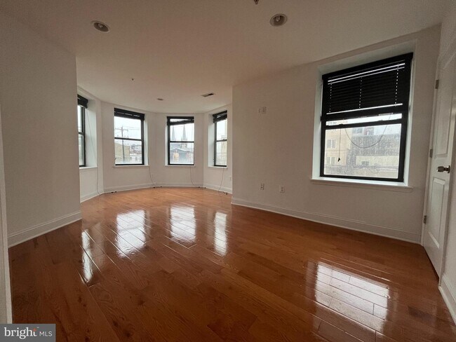 Foto del edificio - 1250 Ridge Ave
