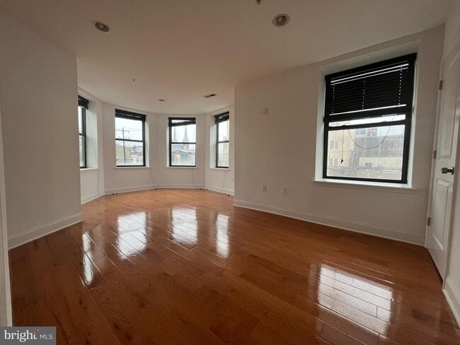Building Photo - 1250 Ridge Ave