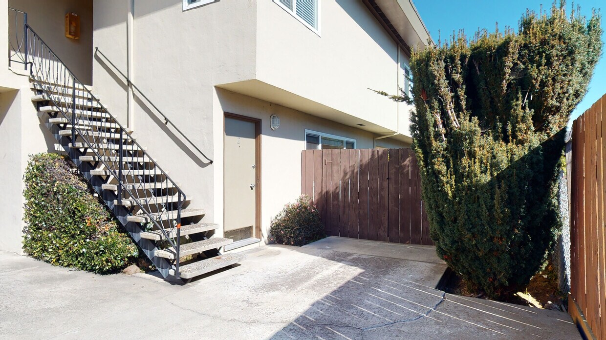 710 N Claremont St Unit 2, San Mateo, CA 94401 710 N Claremont St San