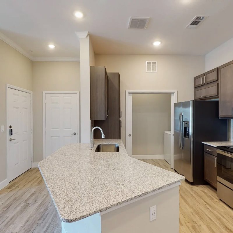 Primary Photo - 2200 Plantation Dr