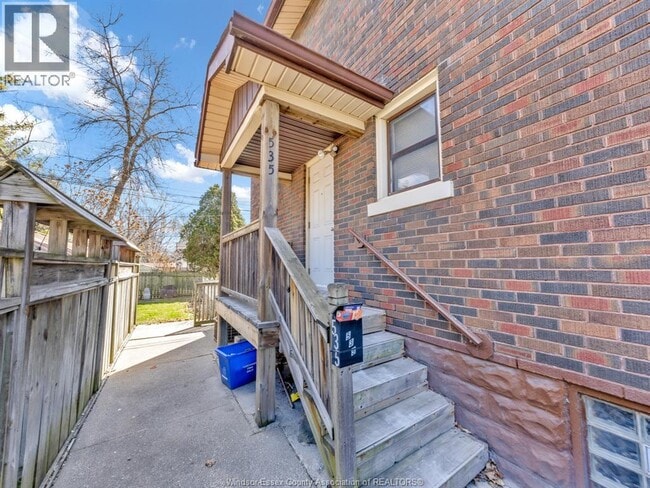 Building Photo - 535 Pine St