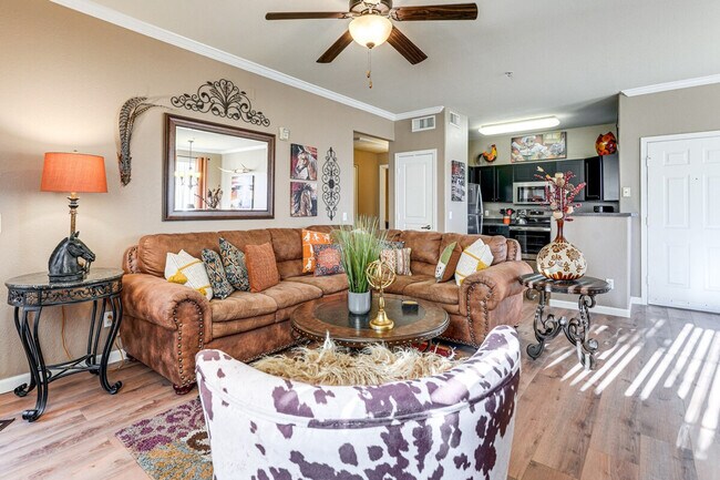 Building Photo - 1941 Pierpont Dr