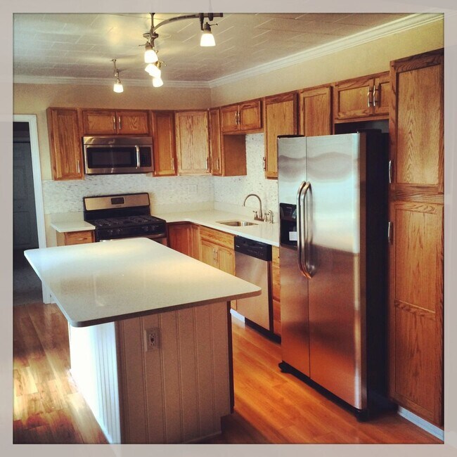 Foto del edificio - Beautiful 5 bed, 2 bath luxury south side ...