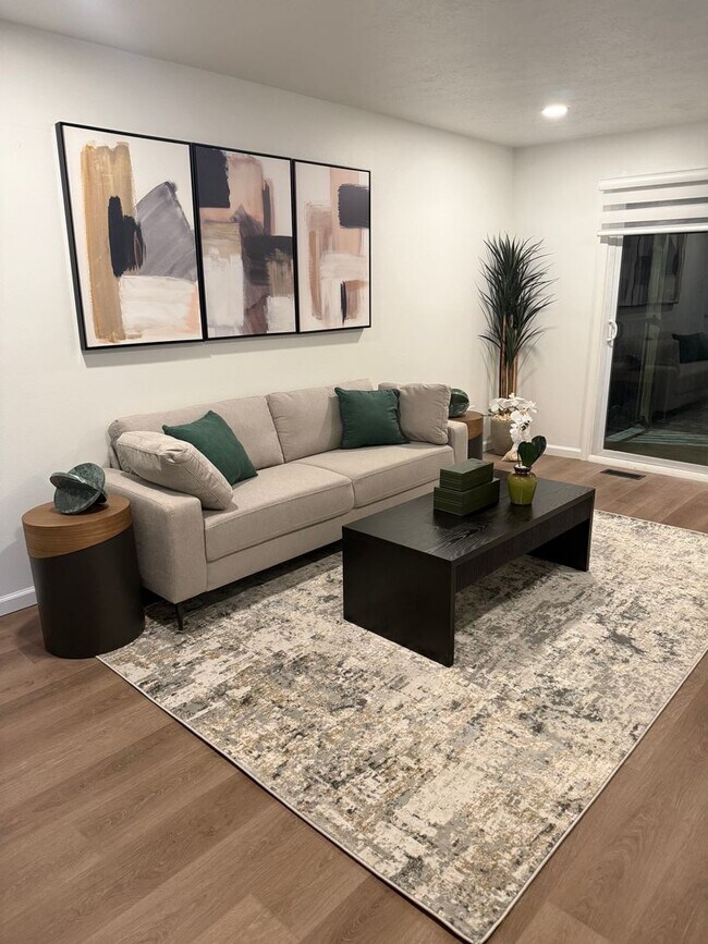 Foto del edificio - All New Luxury Living In Plymouth