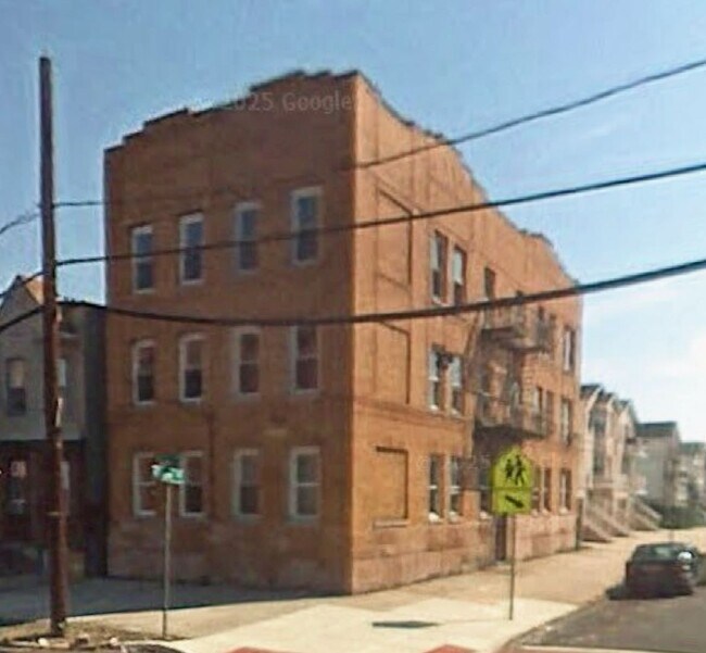 Foto del edificio - 398 Rose Ave