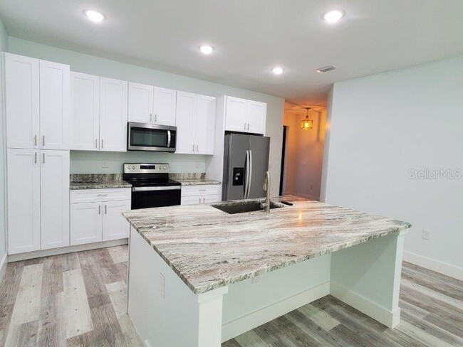 Building Photo - 1212 San Cristobal Ave
