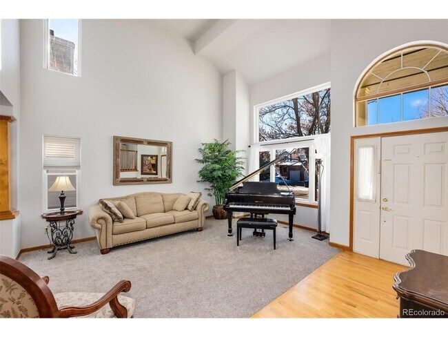 Building Photo - 15581 Flowerhill Cir