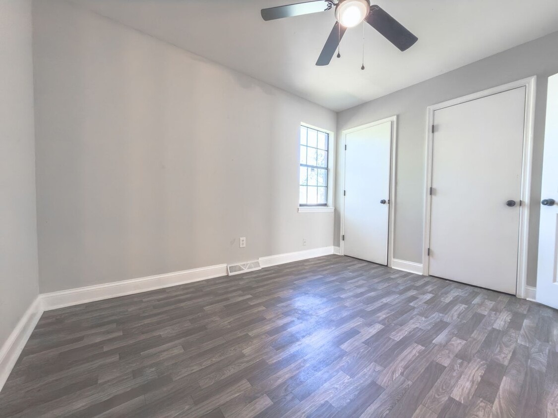 Building Photo - 2326 Applebee Way
