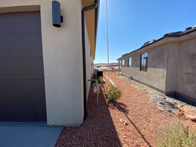 Building Photo - Green Springs Home near Golf Course and Sh...